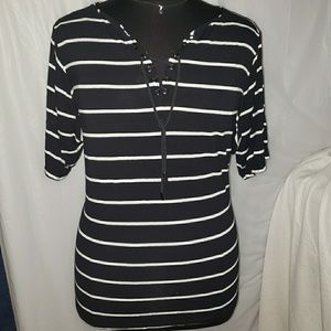 Avenue 26 / 28 lace up stripe short sleeve top